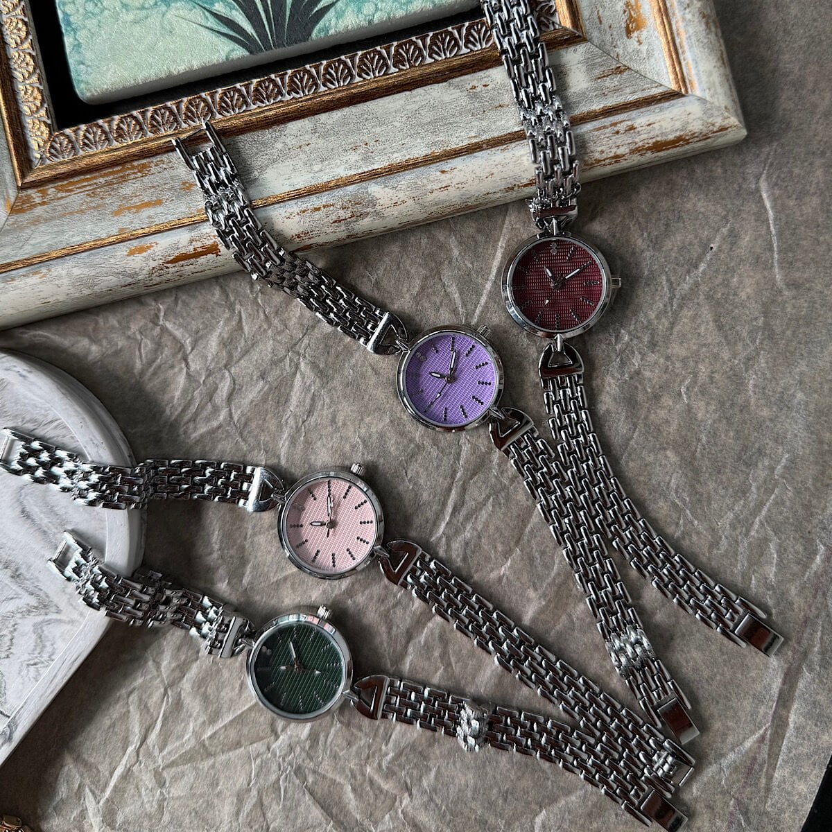 Renkli Kadran Yuvarlak Kasa Tasarım Çelik Saatler