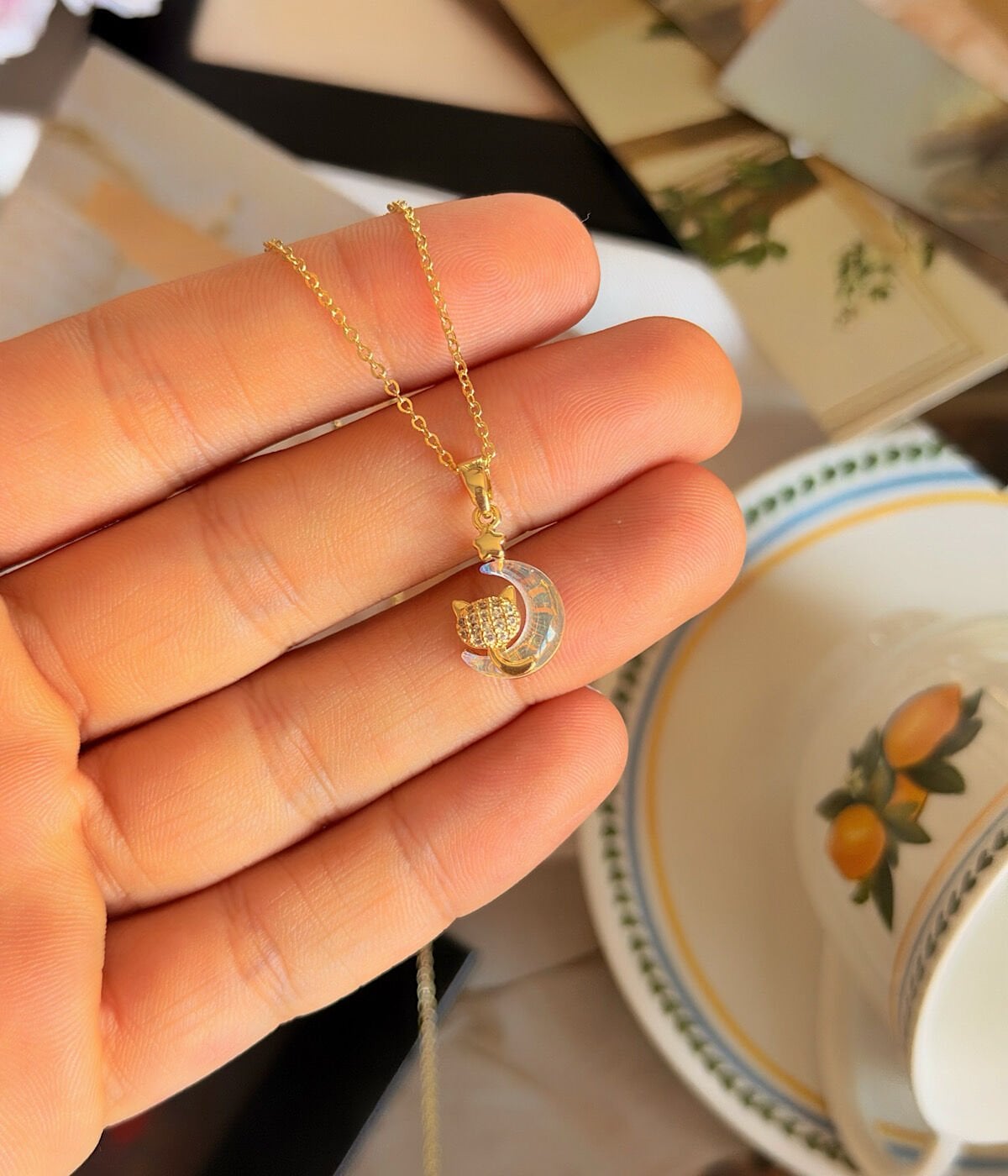 Vintage Ay ve Kedi Motifli Opal Taşlı Zarif Kadın Kolye