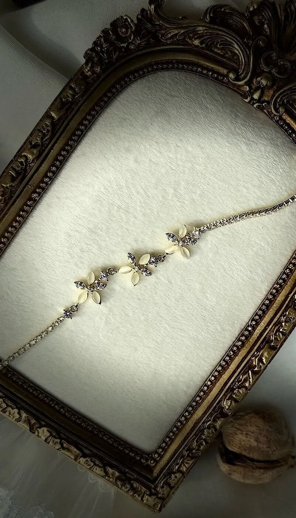 Vintage Çiçek Figürlü İnci ve Zirkon Taşlı Bileklik Vintage Aksesuar
