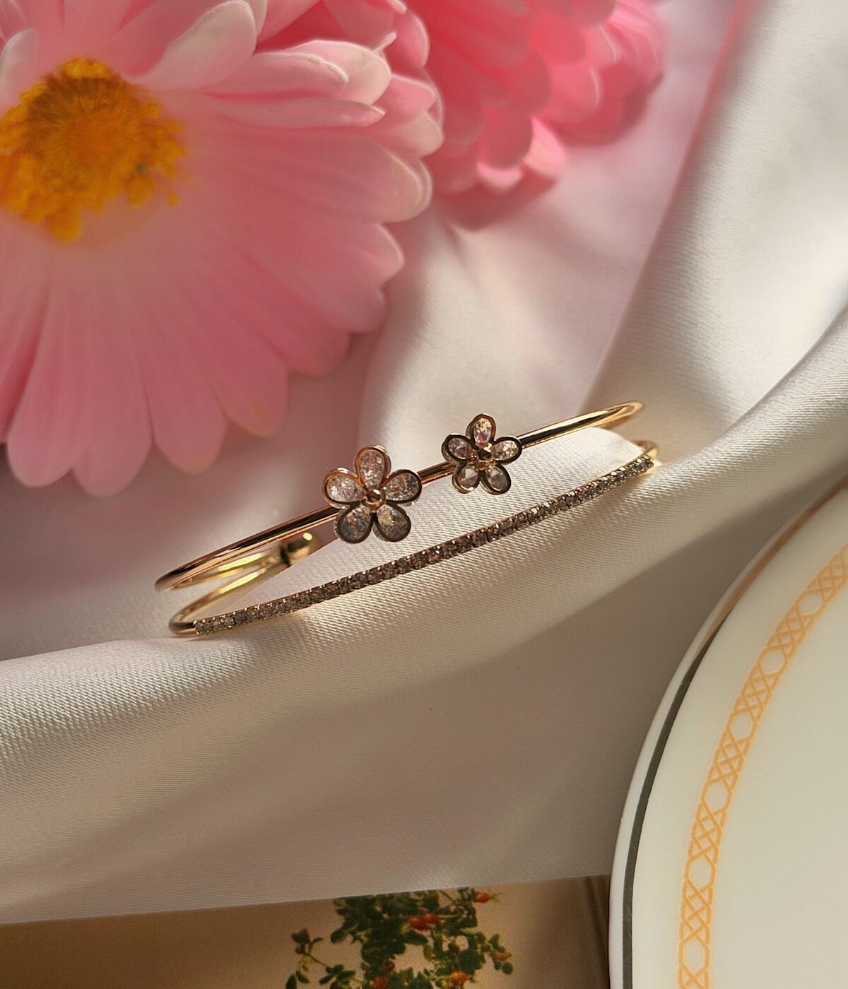 Vintage Çiçek Motifli Zirkon Taşlı Çift Katmanlı Halka Bileklik