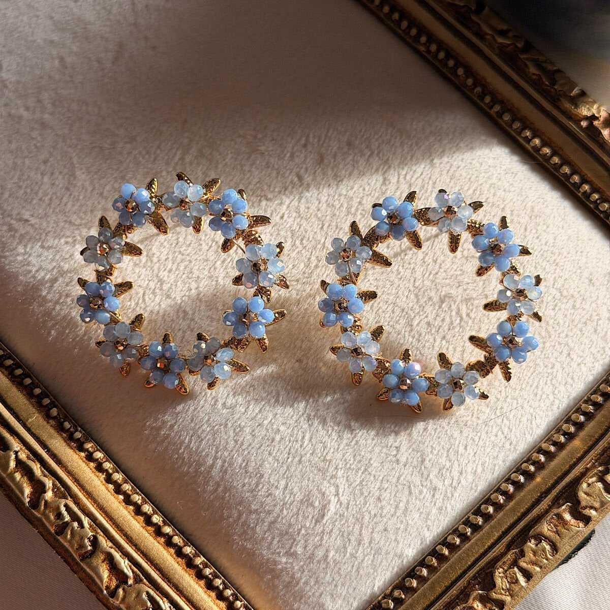 Vintage Çiçek Tasarım Küpeler