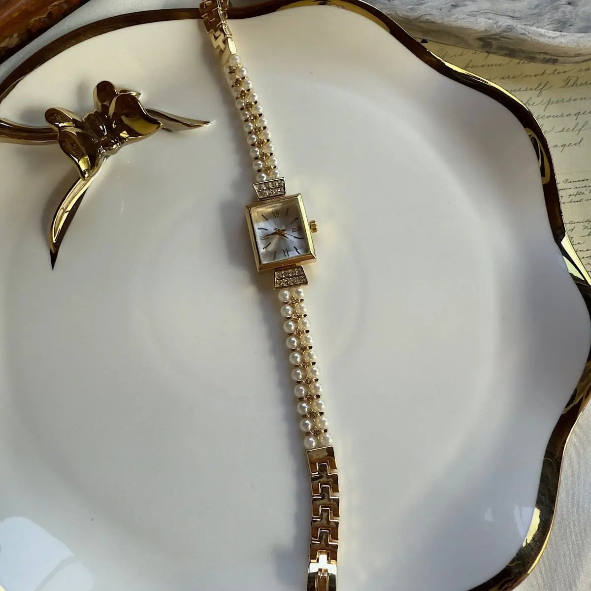 Vintage Dikdörtgen Kasa İnci Tasarım Saat