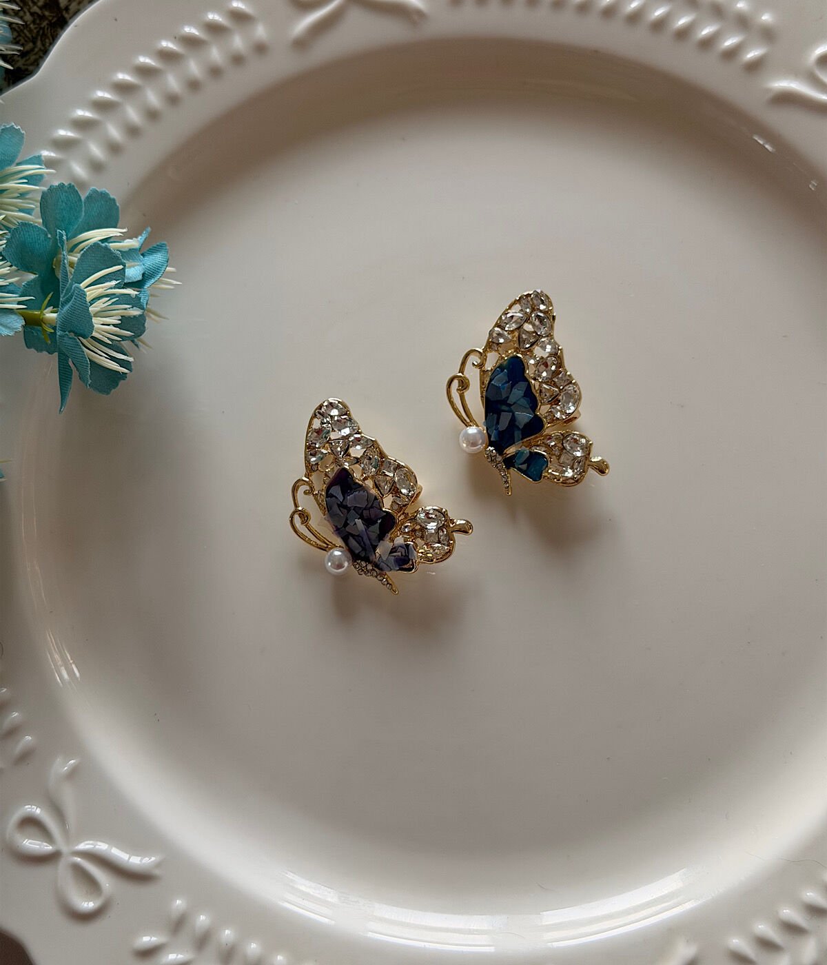 Vintage Kelebek Figürlü Taşlı Kadın Broş