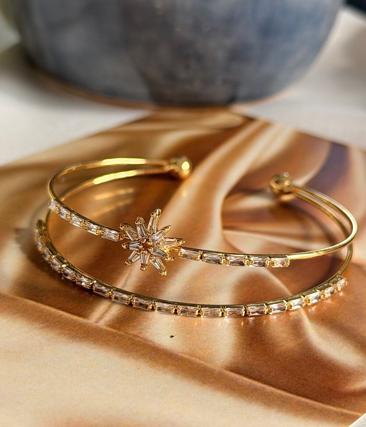 Vintage Minimal Yıldız Tasarımlı Zirkon Taşlı Kadın Bileklik