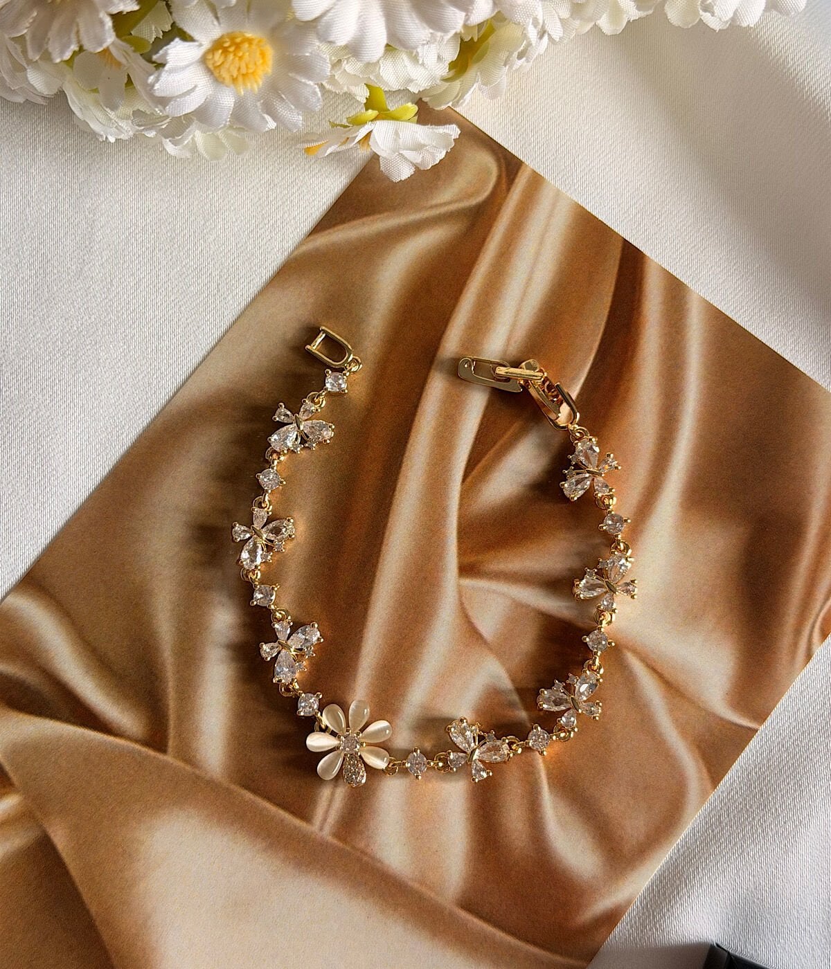 Vintage Papatya ve Çiçek Motifli Zirkon Taşlı Zarif Kadın Bileklik