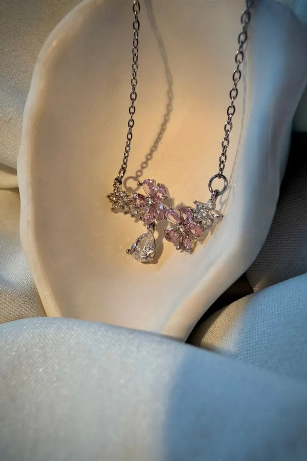 Vintage Pembe Taşlı Çiçek Detaylı Çelik Kolye Vintage Aksesuar