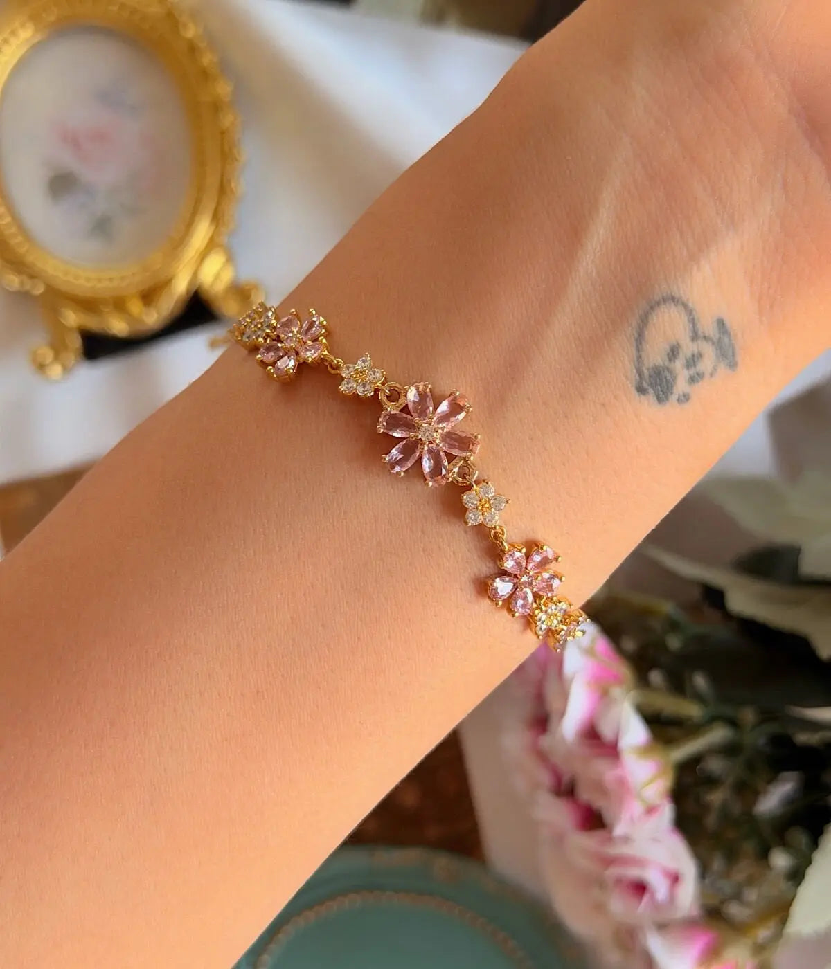 Vintage Sakura Çiçeği Tasarımlı Pembe Taşlı Kadın Bileklik