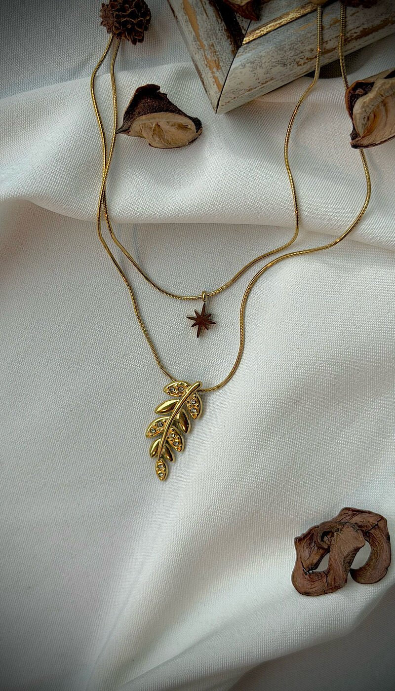 Vintage Yaprak ve Yıldız Figürlü Çift Katmanlı Çelik Kolye