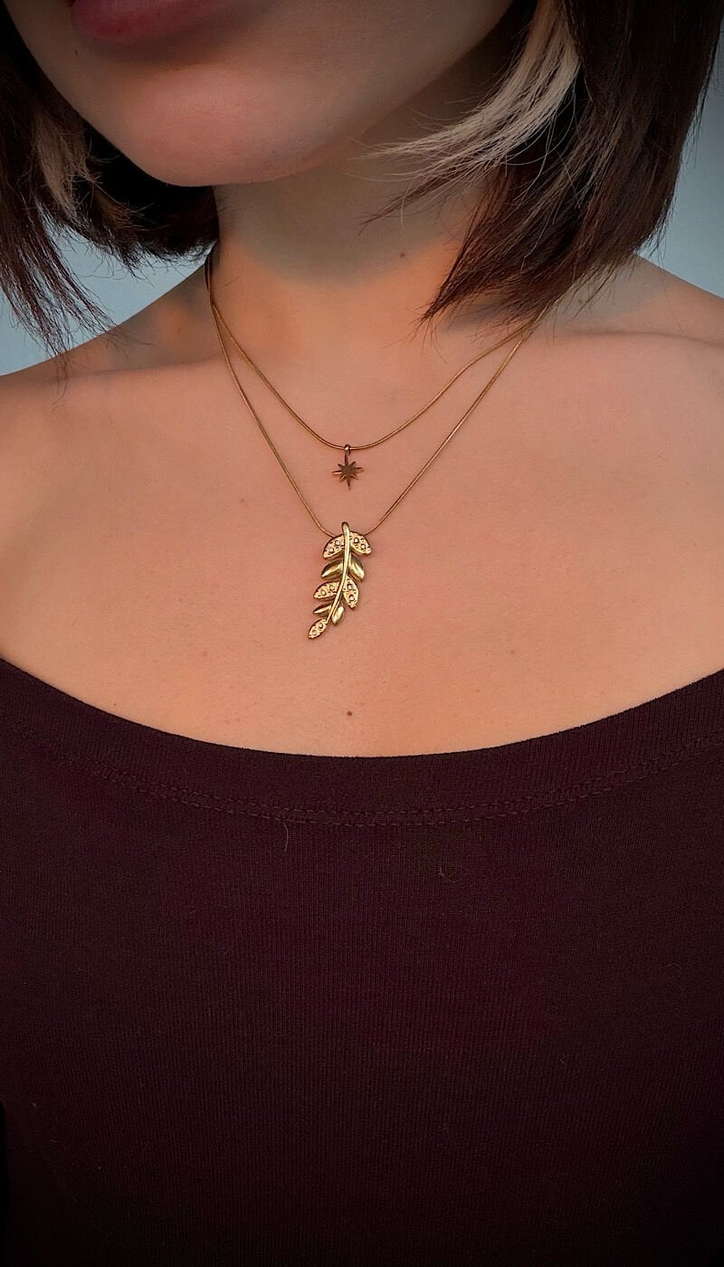 Vintage Yaprak ve Yıldız Figürlü Çift Katmanlı Çelik Kolye