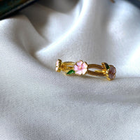 Yeşil Yapraklı Pembe Çiçek Yüzük