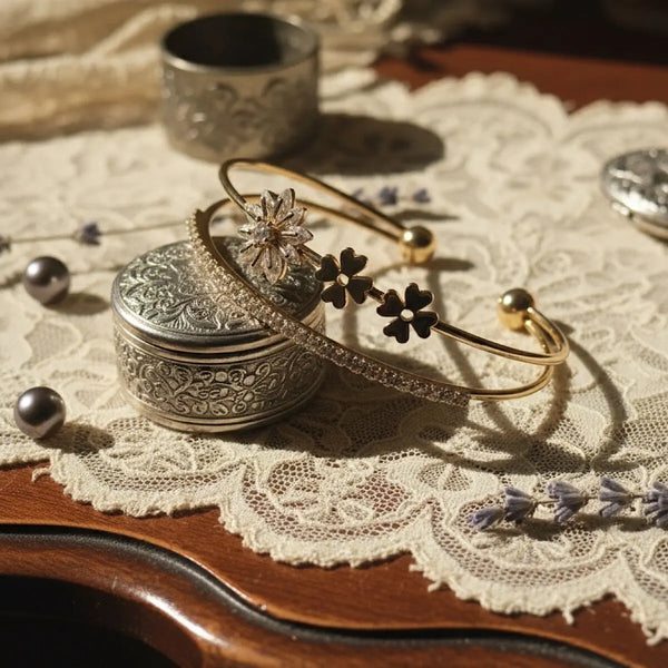 Yonca Detaylı Zirkon Taşlı Halka Bileklik Vintage Aksesuar