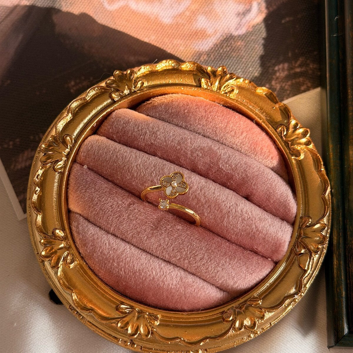 Zarif Yonca Figürlü Vintage Yüzük