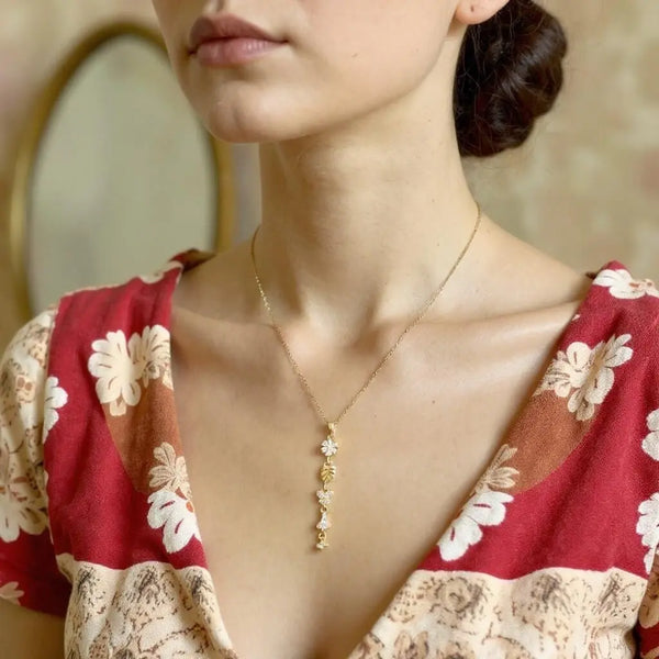 Zirkon Taşlı Yaprak ve Kelebek Figürlü Çelik Kolye Vintage Aksesuar